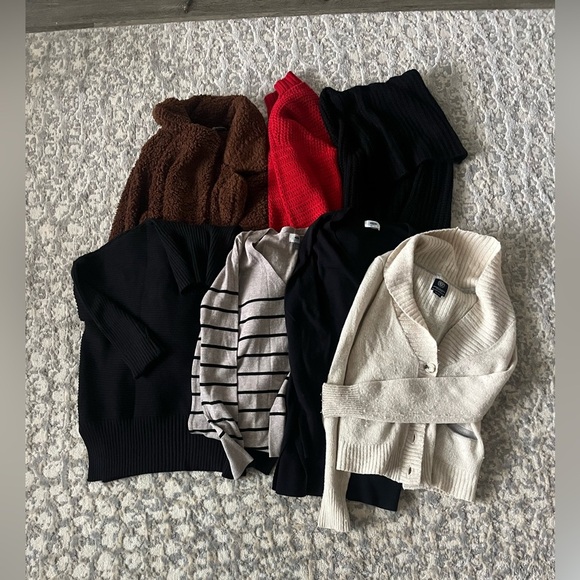 Bundle of Winter Sweaters (7 items)- American Eagle Old Navy etc.  Medium